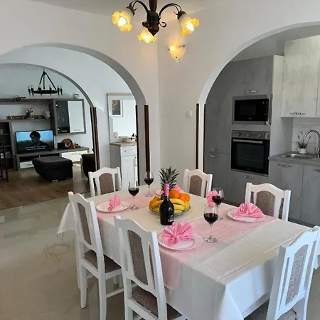 House Relax Apartman Marcana